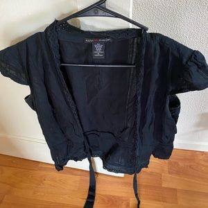 Cute blouse ties in the middle.